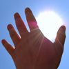 Hand vor Sonne 