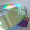 Bild einer CD mit Vorhängeschloss