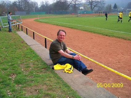Beim Fussball (von AdamohneEva)