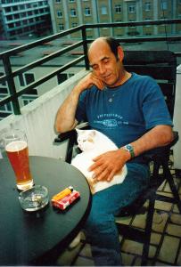 Auf dem Balkon mit Bier, Katze und mir